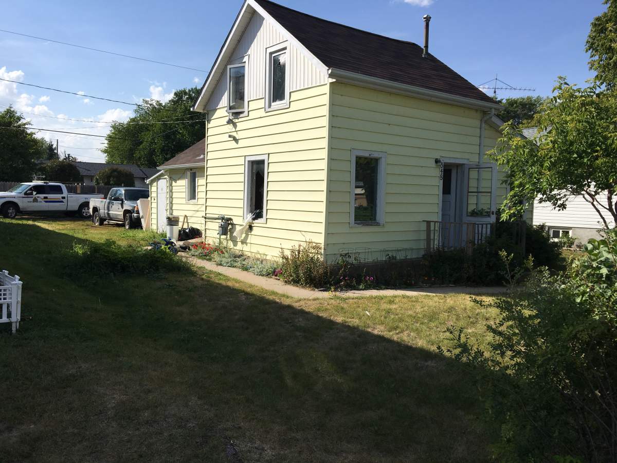 The home in Neepawa where one suspect holed himself up Thursday afternoon.