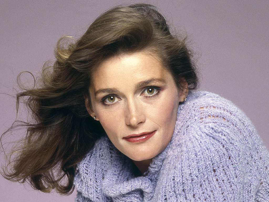 Margot Kidder poses for a portrait in 1985 in Los Angeles, Calif.