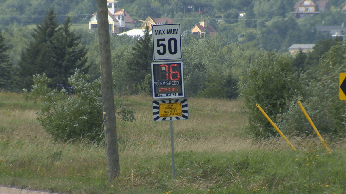 Moncton councillors change their minds, again, on Mountain Road bike lanes - image
