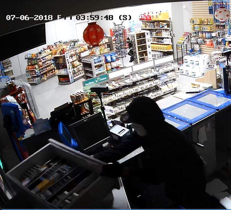 Halton police release photos of suspects in cigarette thefts - image
