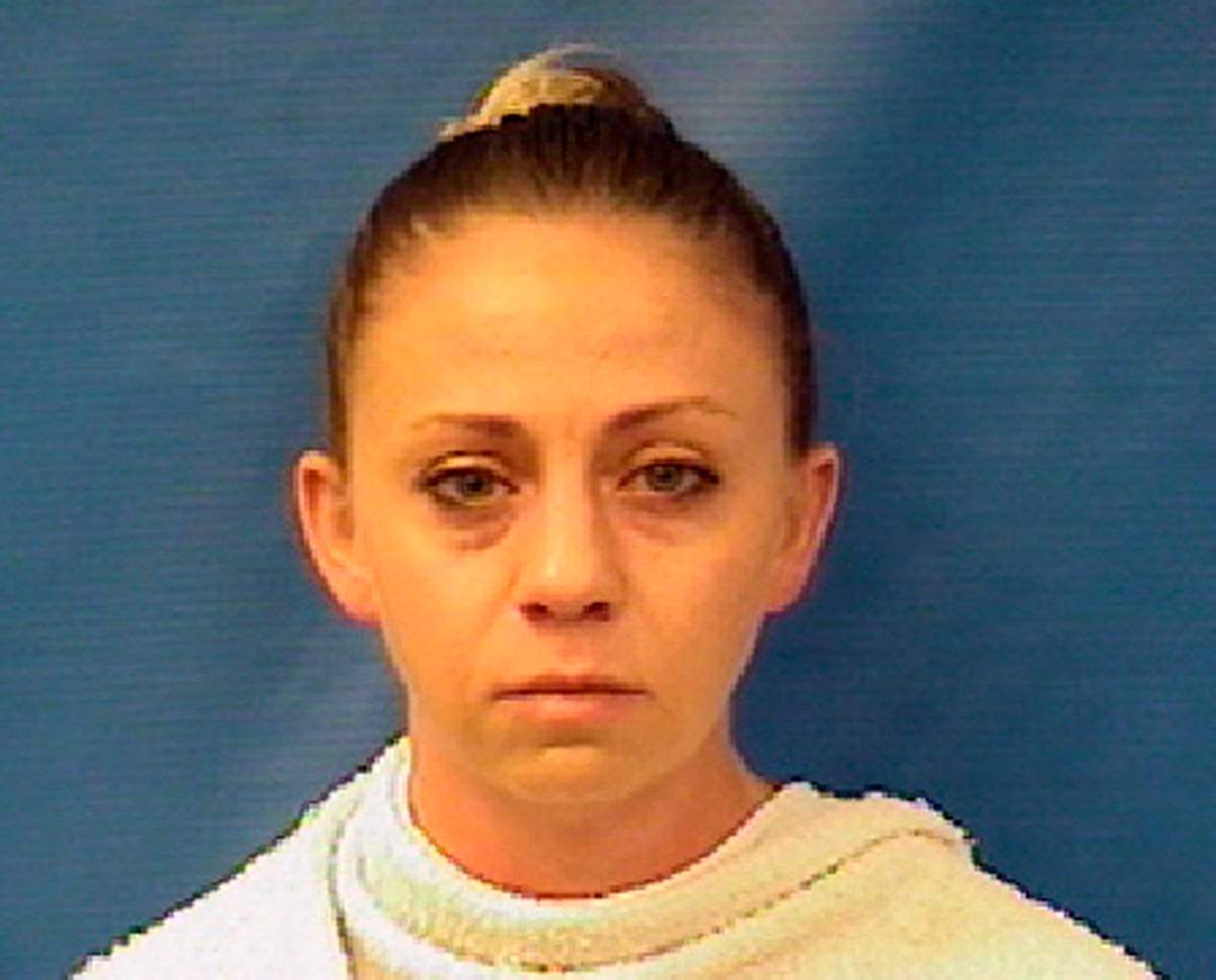 Dallas police officer charged in shooting of black man in alleged apartment mix-up - image