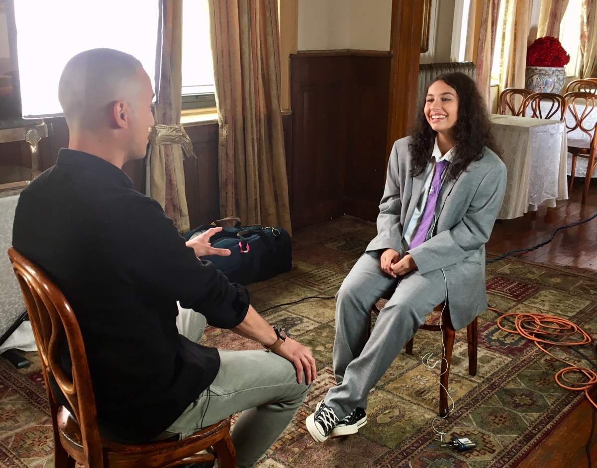 ET Canada’s Carlos Bustamante interviews Alessia Cara