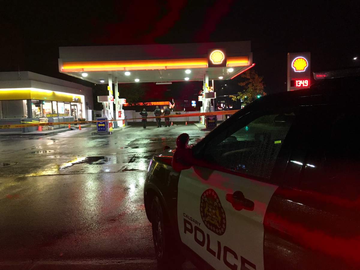 Calgary police investigate a shooting in the city’s southwest on Sept. 21, 2018.