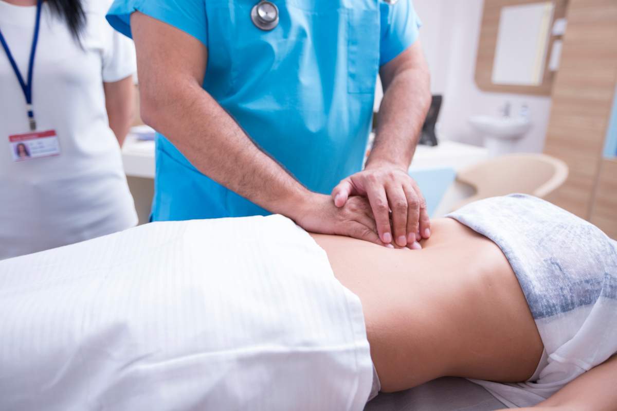 Quebec's provincial government announced Wednesday that it will freeze salaries for medical specialists until they negotiate a new contract.