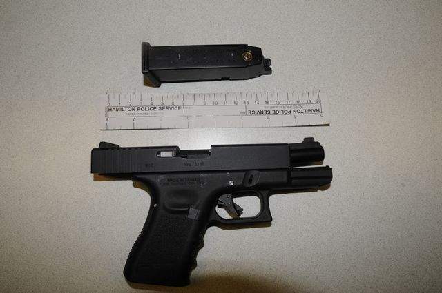 Hamilton driver threatened by man with a gun: police.