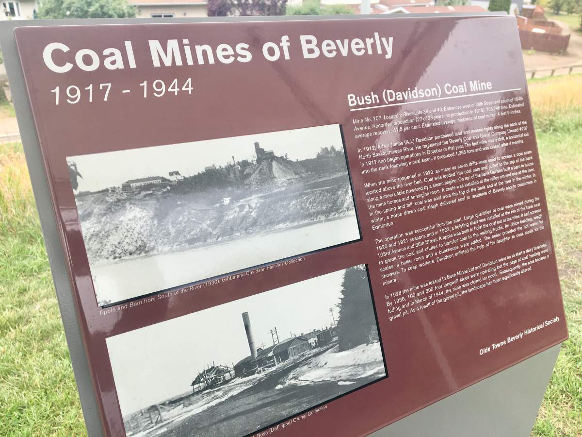 A plaque was placed on the site of the old Bush Davidson coal mine.