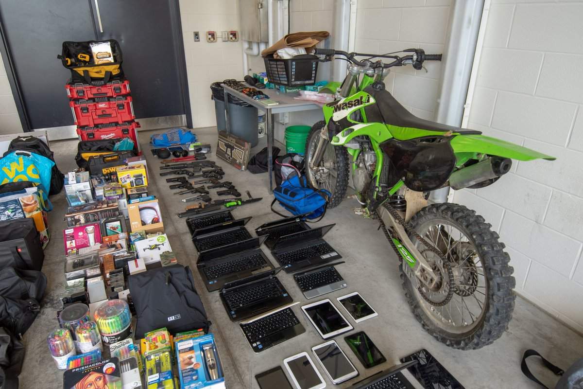 Waterloo Regional Police seized suspected drugs and several items believed to be stolen while carrying out a search warrant in Cambridge.