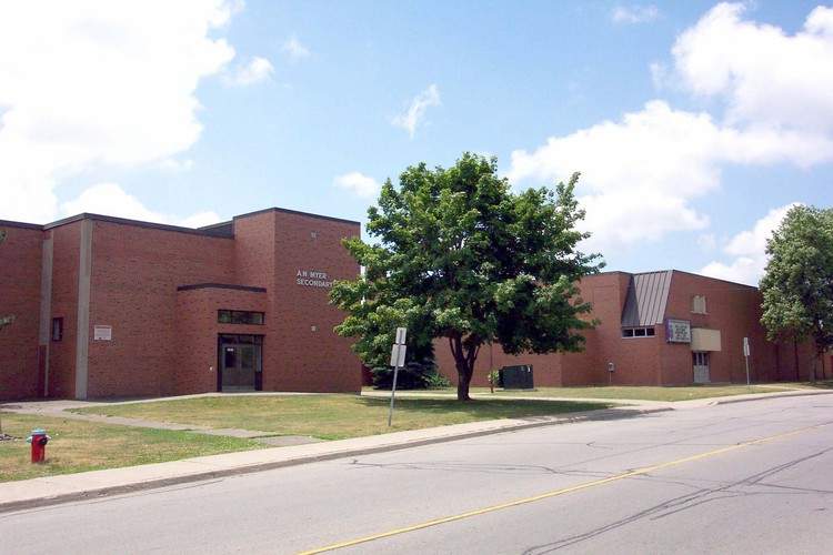 Niagara Police have arrested a 15 year old boy, after threats were made against a local high school.