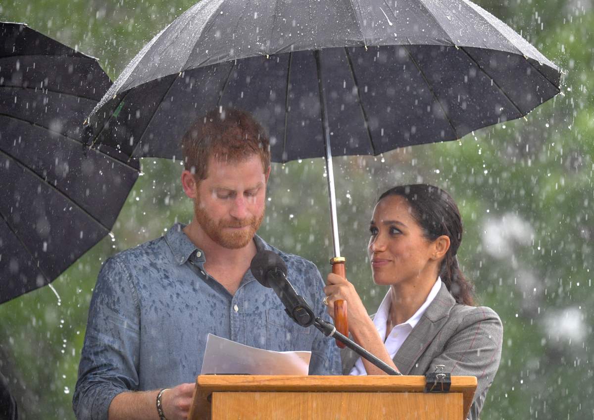 Prince Harry, Duke of Sussex and Meghan, Duchess of Sussex visit Victoria Park on October 17, 2018 in Dubbo, Australia. (Photo by Pool/Samir Hussein/WireImage)