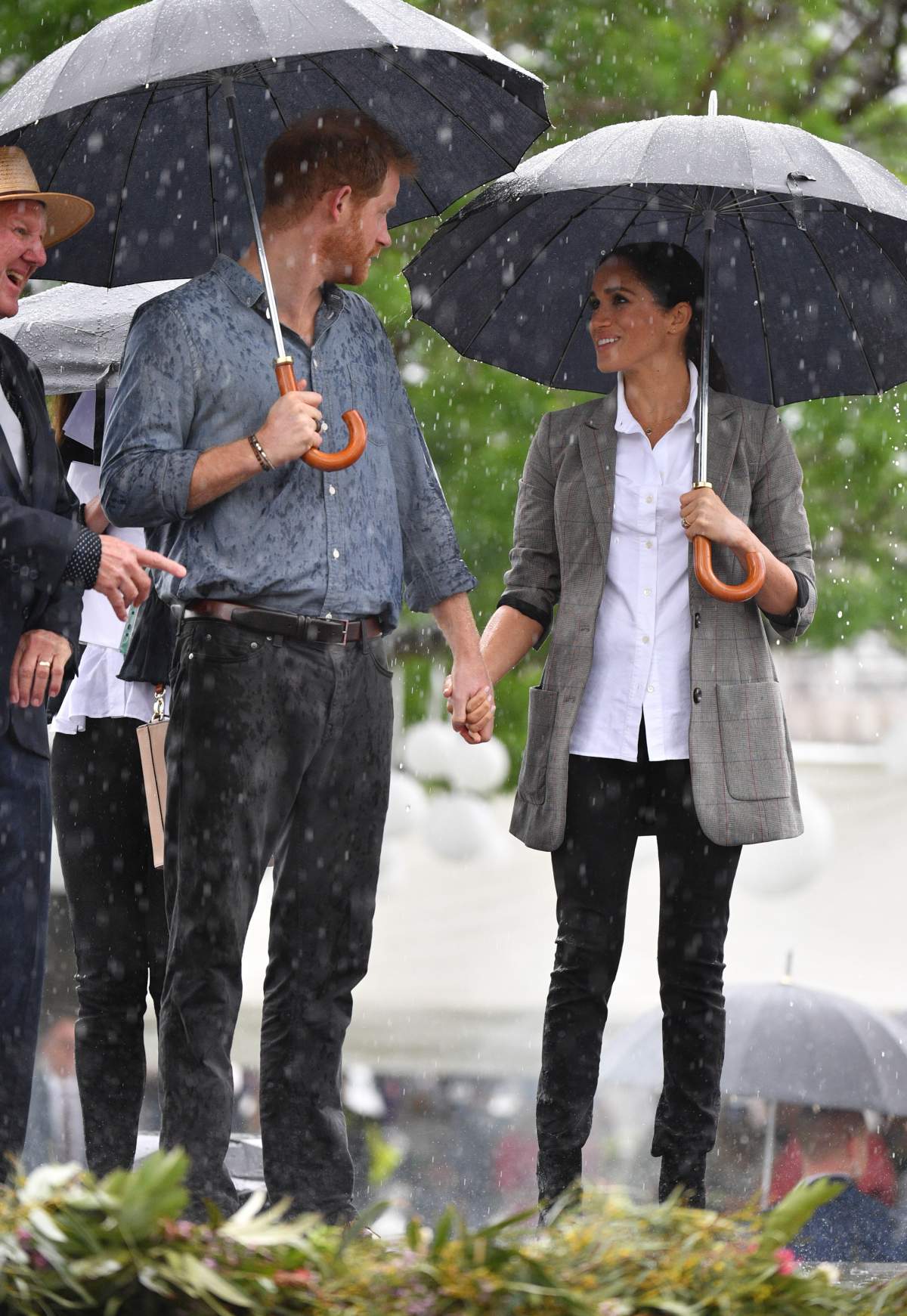 Prince Harry, Duke of Sussex and Meghan, Duchess of Sussex visit Victoria Park on October 17, 2018 in Dubbo, Australia.  (Photo by Pool/Samir Hussein/WireImage)