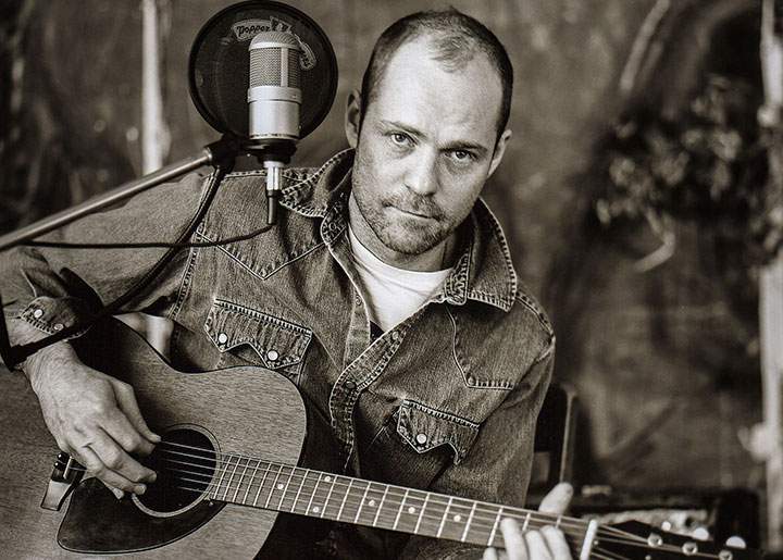 Canadians are paying tribute to beloved singer and poet Gord Downie on the first anniversary of his death, by sharing quotes, photographs and how The Tragically Hip impacted their lives.