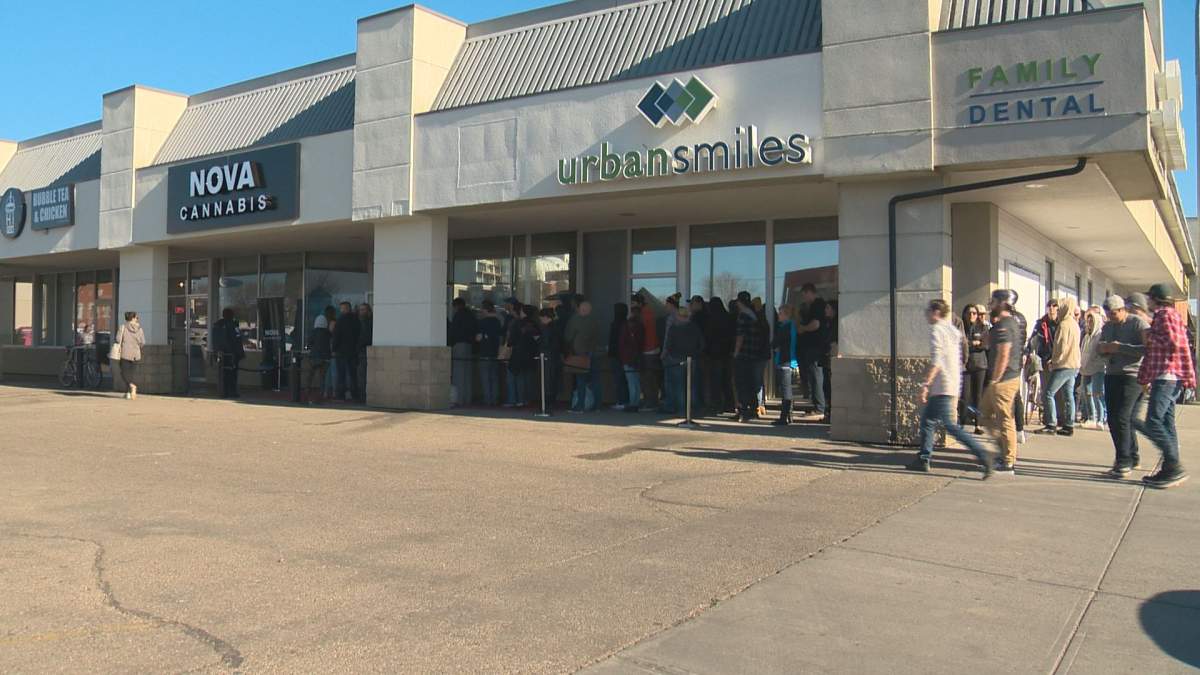 The line at Nova Cannabis in south Edmonton on Saturday, Oct. 20, 2018.