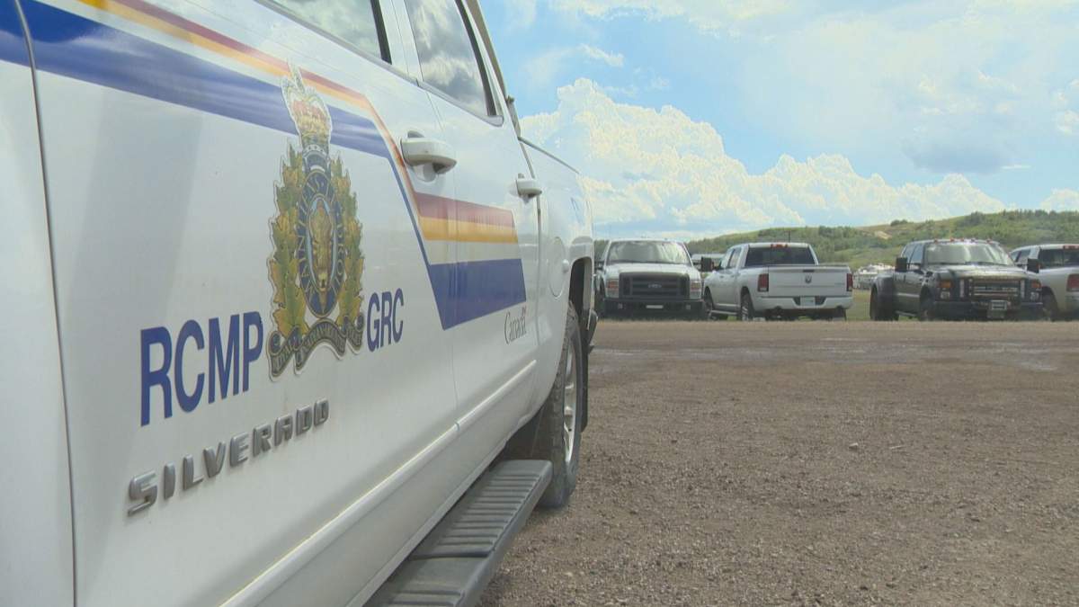 A photo of an RCMP truck.