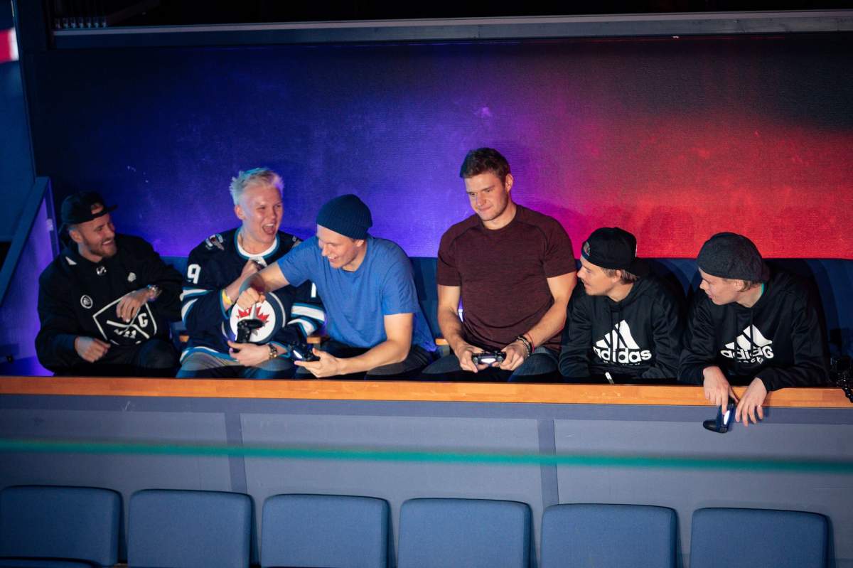 Winnipeg Jets star Patrik Laine faced off against Aleksander Barkov of the Florida Panthers in an 'NHL 19' video game competition.