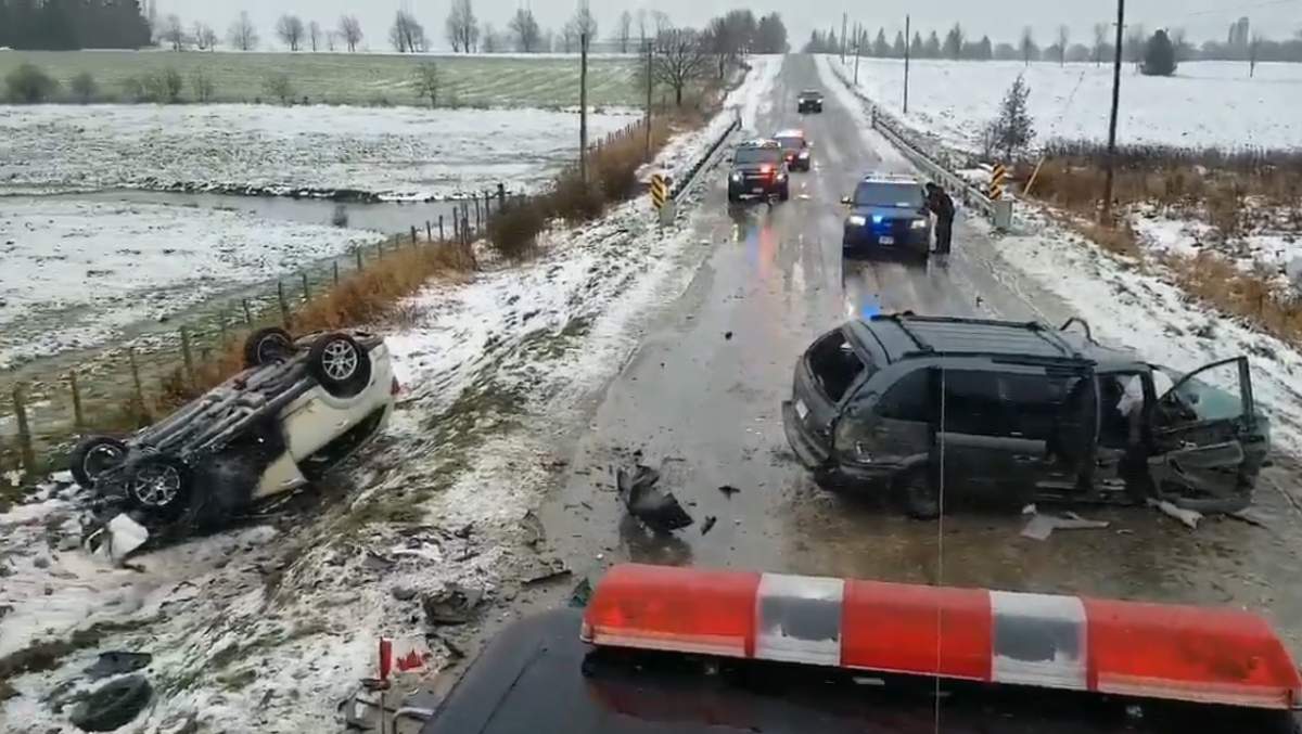 5 people, including 2 children, in hospital after crash near Mount Forest: OPP - image