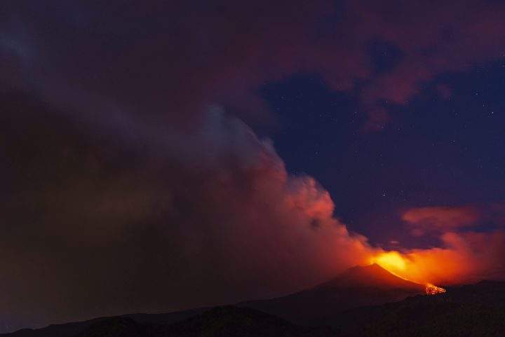 PHOTOS: Europe’s highest, most active volcano erupts in Italy - image