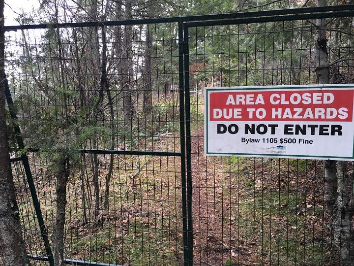 Unstable slope puts 10 West Kelowna properties at risk - image