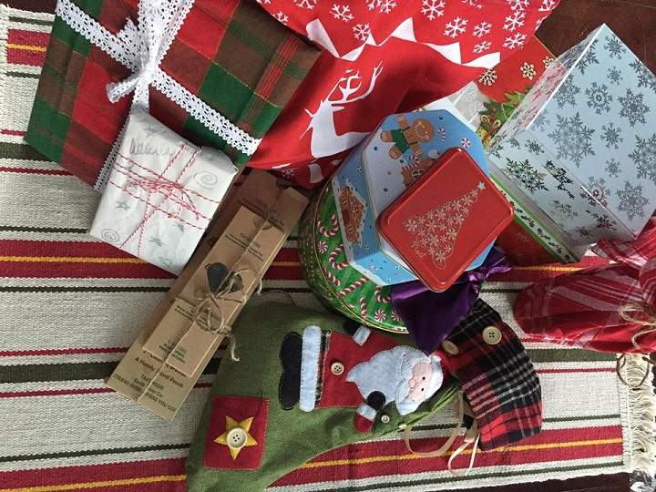 Last year, Global News reported that 540,000 tonnes of wrapping paper ended up in Canadian landfills — that's the weight of 100,000 elephants.
One local business is hoping to reduce that waste by sharing tips on how to be “greener” this holiday season.