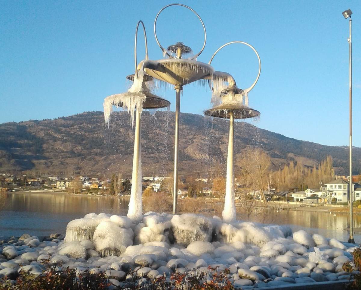 It was so cold in Osoyoos, B.C. on Tuesday night that the town's landmark fountain completely froze.