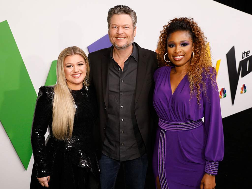 (L-R) Kelly Clarkson, Blake Shelton and Jennifer Hudson.