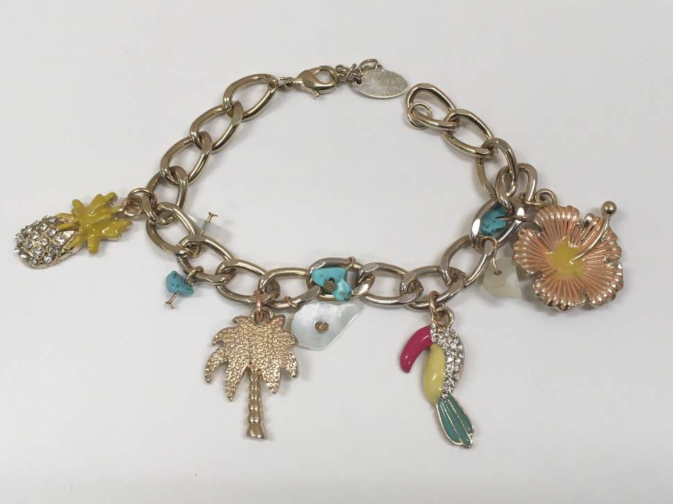 New Brunswick RCMP say this bracelet was left at the scene of an alleged theft on January 2.