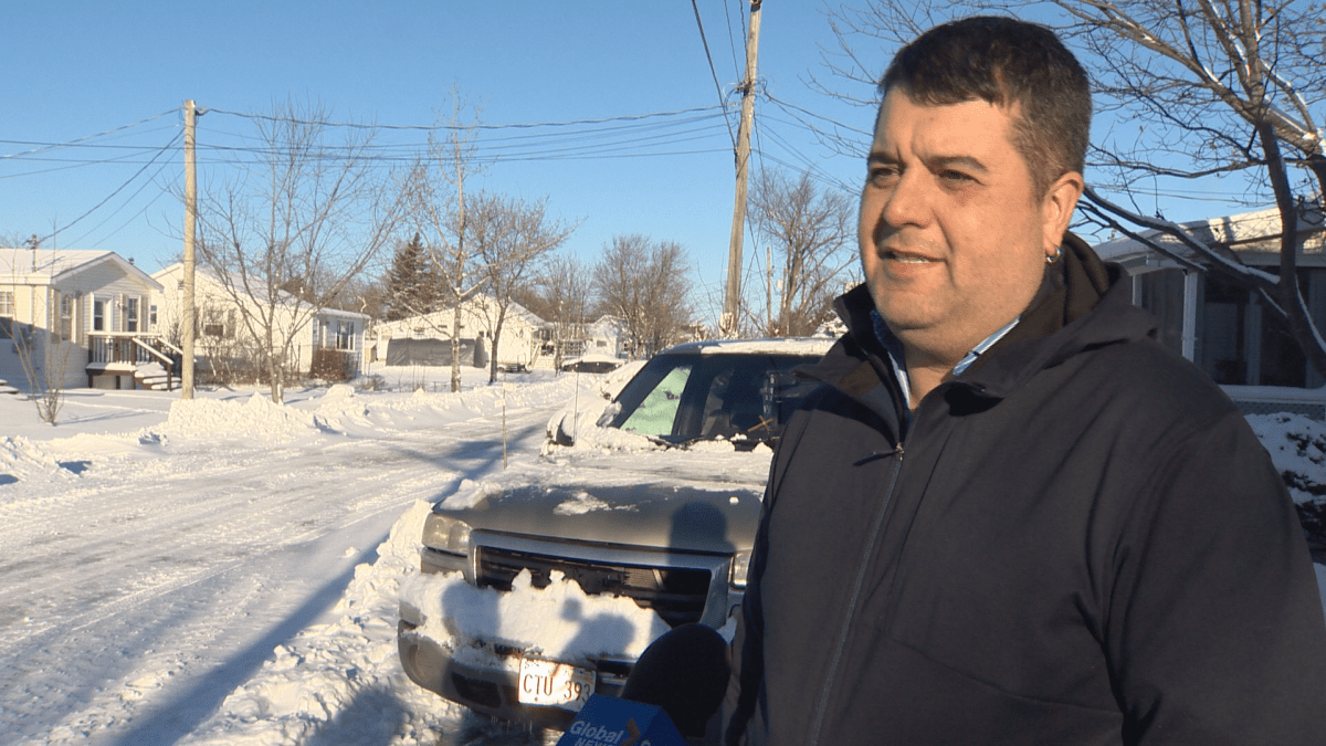 Donald Gallant’s windshield was replaced free of charge with the simple ask that he pay it forward