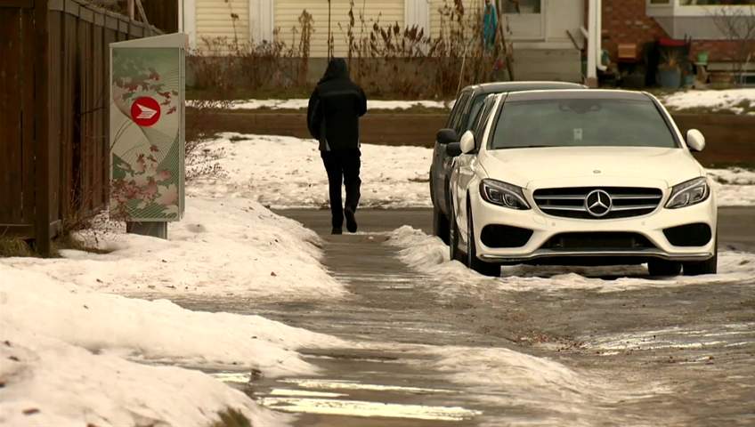 Seniors ‘trapped’ in Winnipeg apartments due to large melting ice lake - image