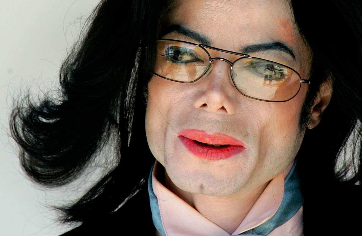 Singer Michael Jackson departs early from the Santa Barbara County courthouse at the end of the sixth week of his trial April 8, 2005 in Santa Maria, California.