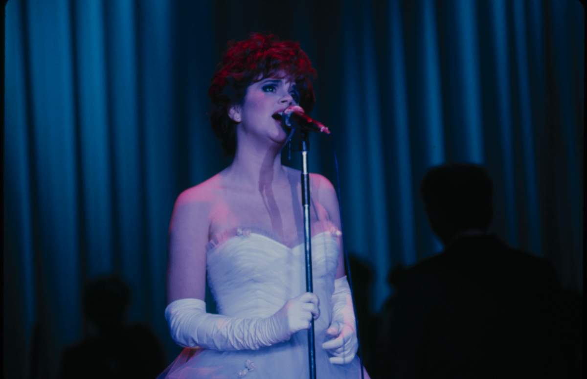 Linda Rondstadt photographed for the Life Picture Collection.
