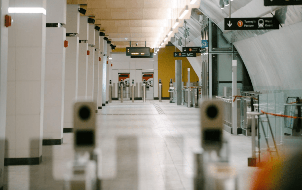 An image of the Lyon LRT station in downtown Ottawa.