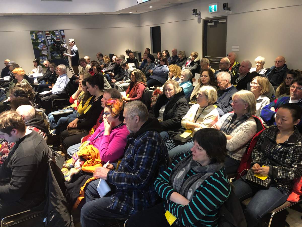 Dozens of Pointe-Claire residents attend a meeting at city hall where they heard about the future of a proposed townhouse project on Walton avenue. Thursday January 31, 2019.
