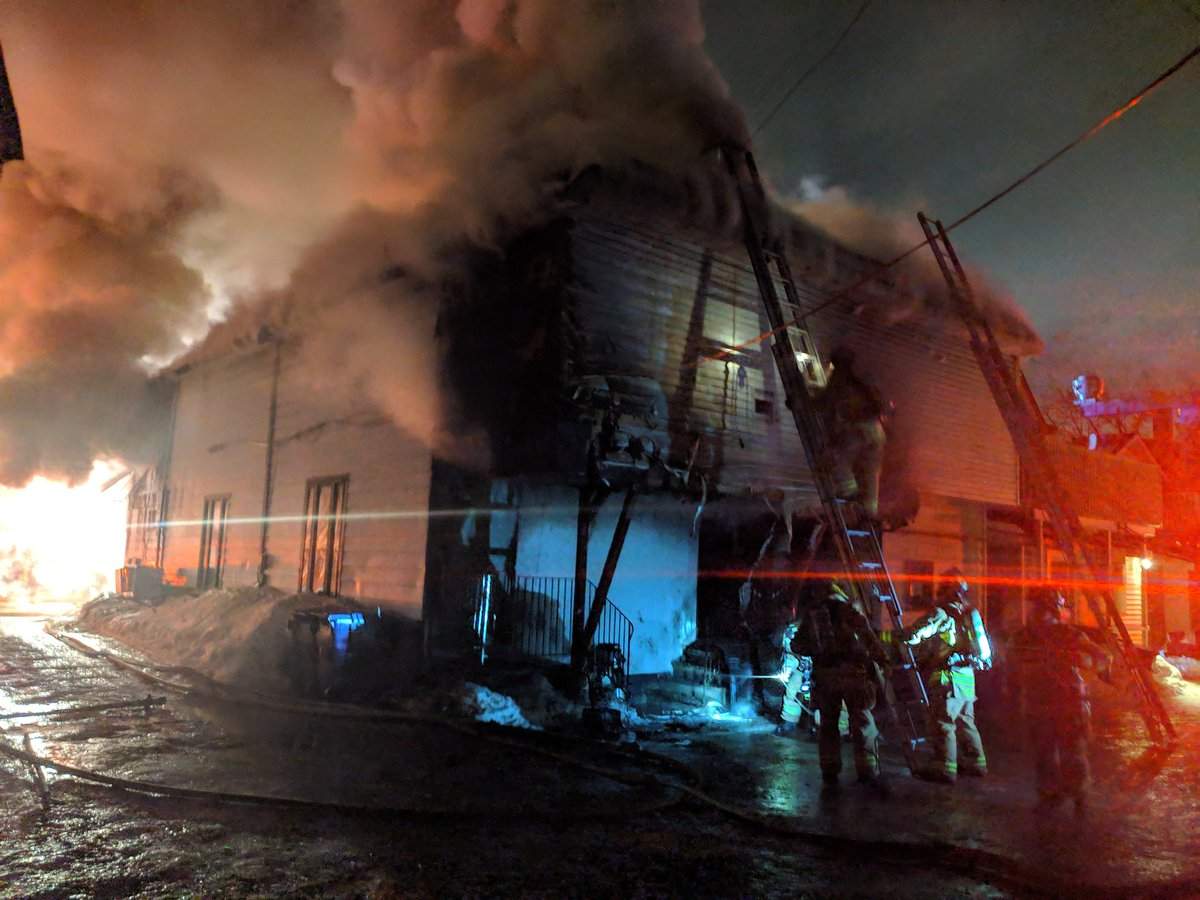 A heavy fire ripped through Holland Avenue’s Allium Restaurant early on Friday morning. Ottawa firefighters battled the blaze defensively from outside the two-storey building.