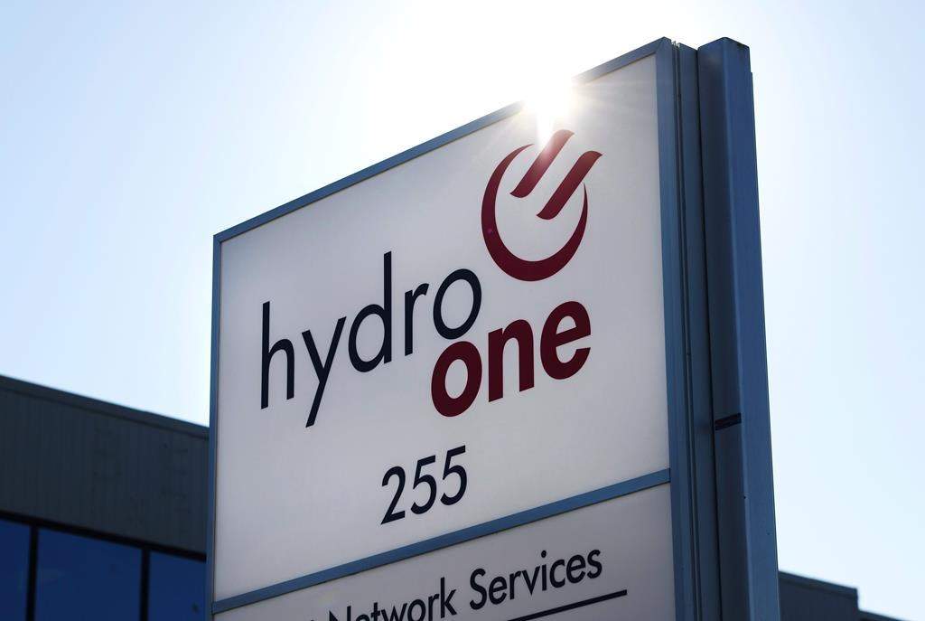 The Ontario government has signed off on a new executive pay plan set out by Hydro One Ltd.