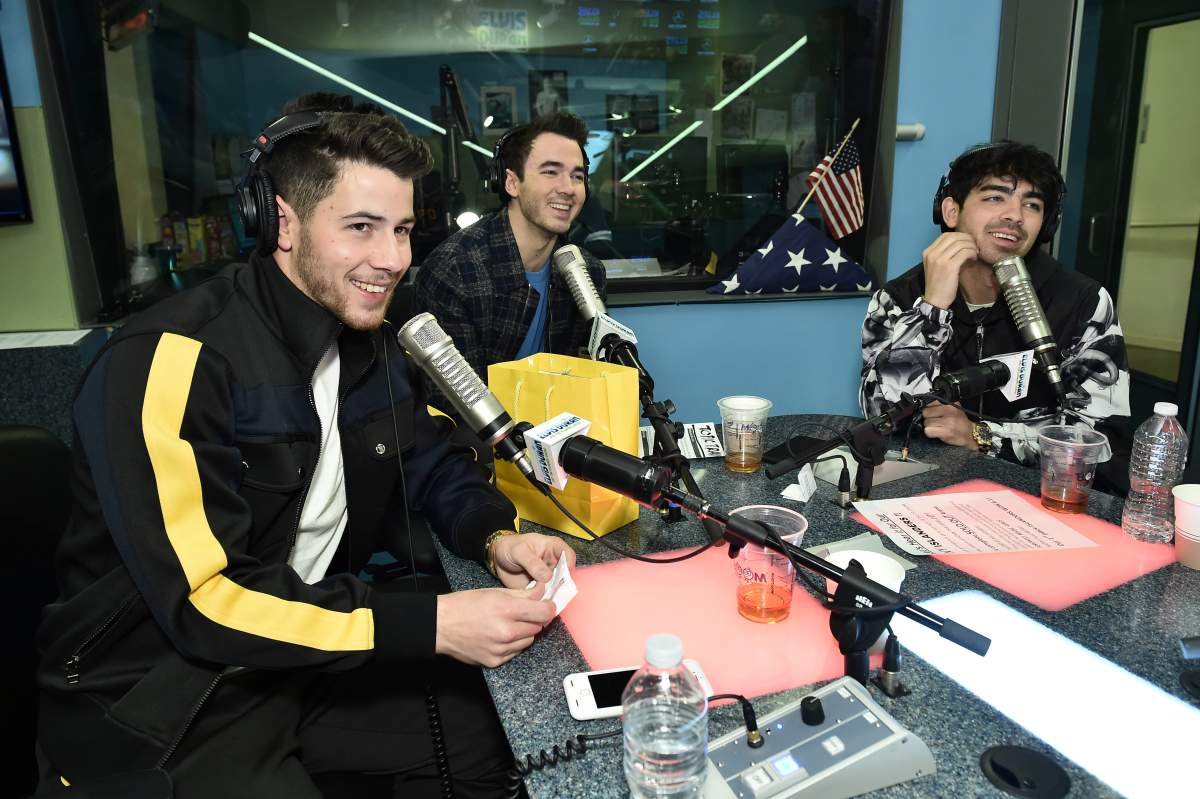 Jonas Brothers release new ‘Sucker’ video, starring their leading ladies - image