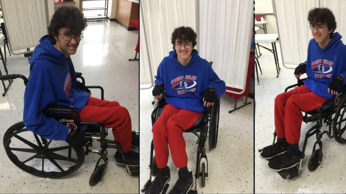 An Arkansas high school senior has been applauded for his selflessness after saving for years and purchasing an electric wheelchair for classmate Brandon Qualls who had been using a manual chair until last week.