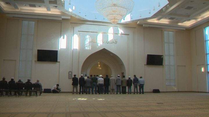 Mosques across Canada, including Calgary’s Baitun Nur Mosque, are encouraging people to visit in the wake of the New Zealand terror attack.