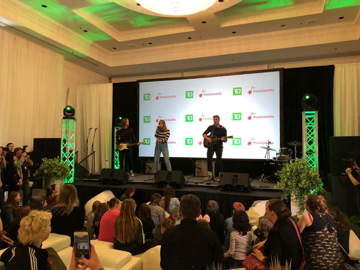 Brother-sister country duo The Reklaws perform at the DoubleTree by Hilton on King St.