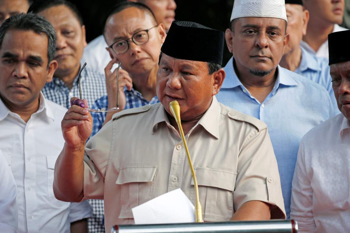 Indonesian presidential candidate Prabowo Subianto speaks to the media after polls closed in Jakarta, Indonesia April 17, 2019. REUTERS/Willy Kurniawan