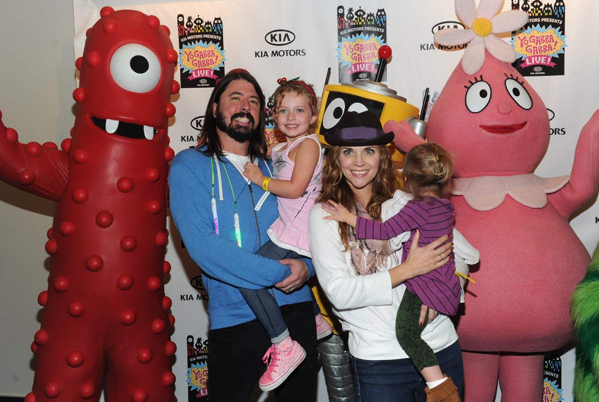 (L-R) Dave Grohl, daughter Violet Grohl, wife Jordyn Blum and daughter Harper Grohl attend ‘Yo Gabba Gabba! Live! There’s A Party In My City’ at Nokia L.A. Live on Nov. 27, 2010 in Los Angeles, Calif.