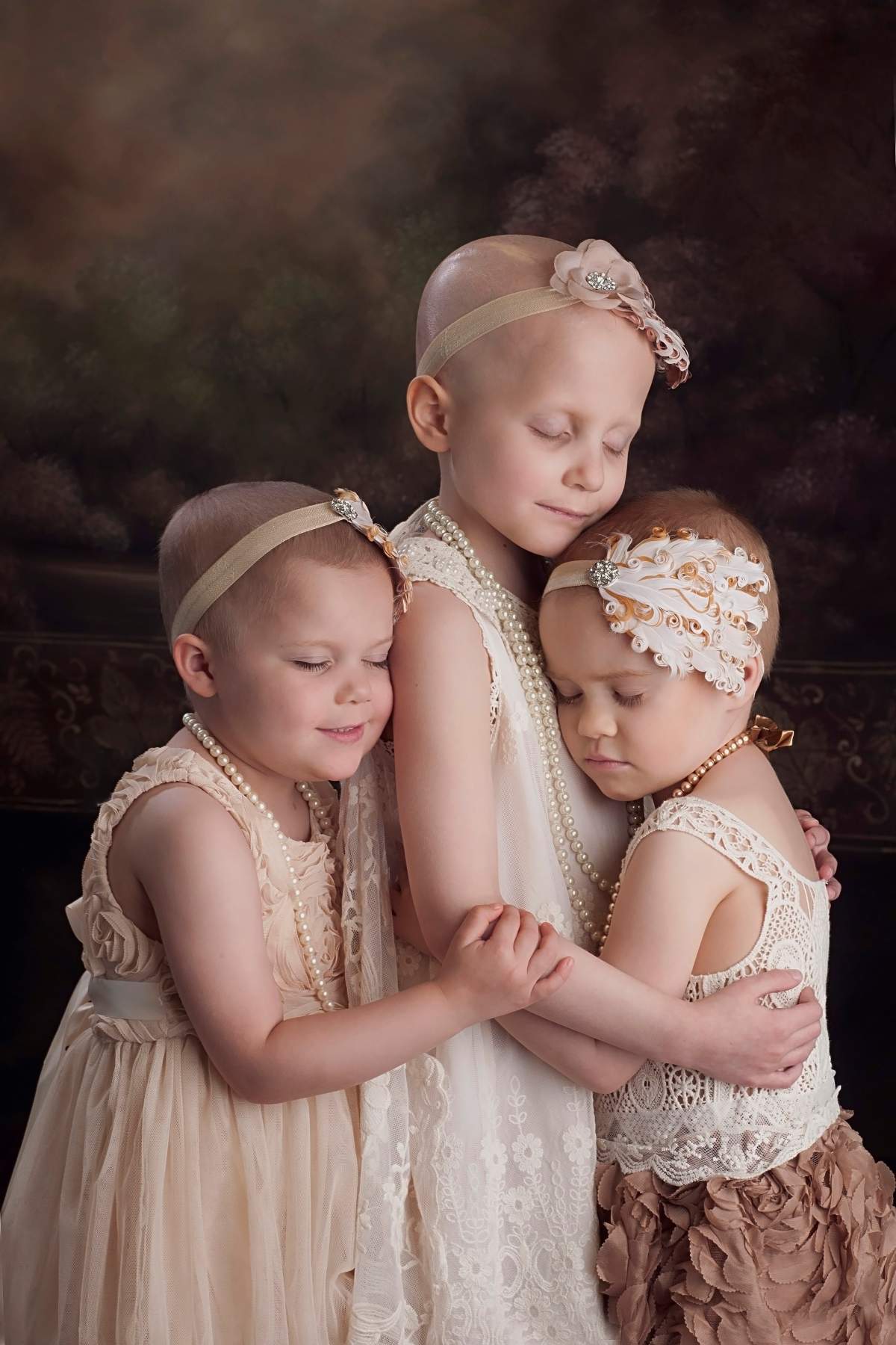 The original viral photo, taken in 2014. From left to right: Rylie Hughey, Rheann Franklin, Ainsley Peters. (Courtesy: Lora Scantling)