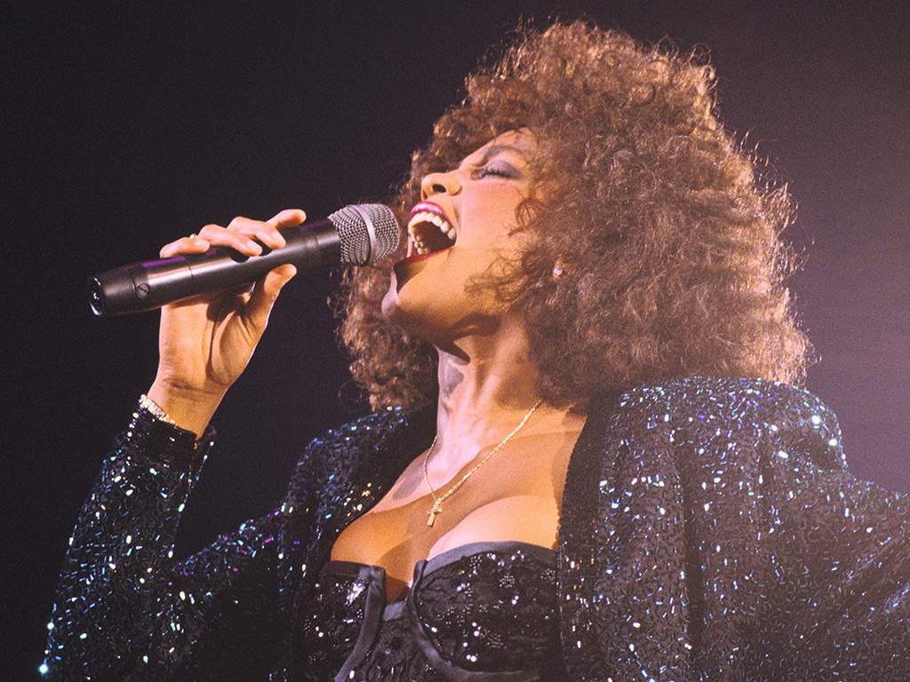Whitney Houston performs in Paris Bercy on May 18, 1988 in Paris, France.