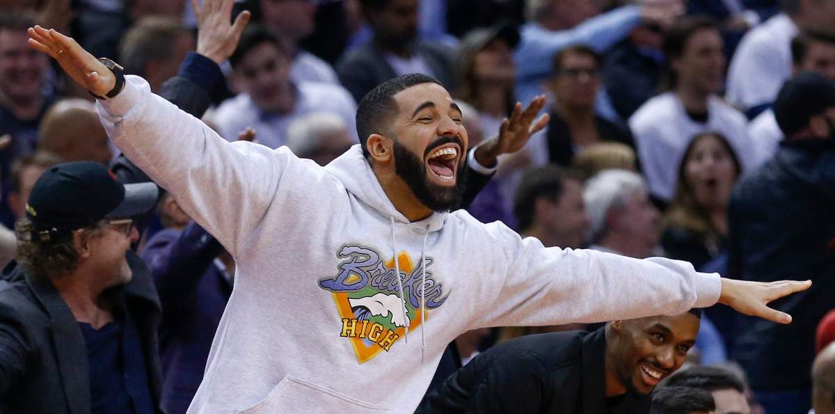 Drake gets in on the fun as the 4th quarter winds down. Toronto Raptors vs. Philadelphia 76ers in 1st-half action of Round 2, Game 5 of NBA playoff play at Scotiabank Arena. Raptors won 125-89. (Rick Madonik/Toronto Star via Getty Images)