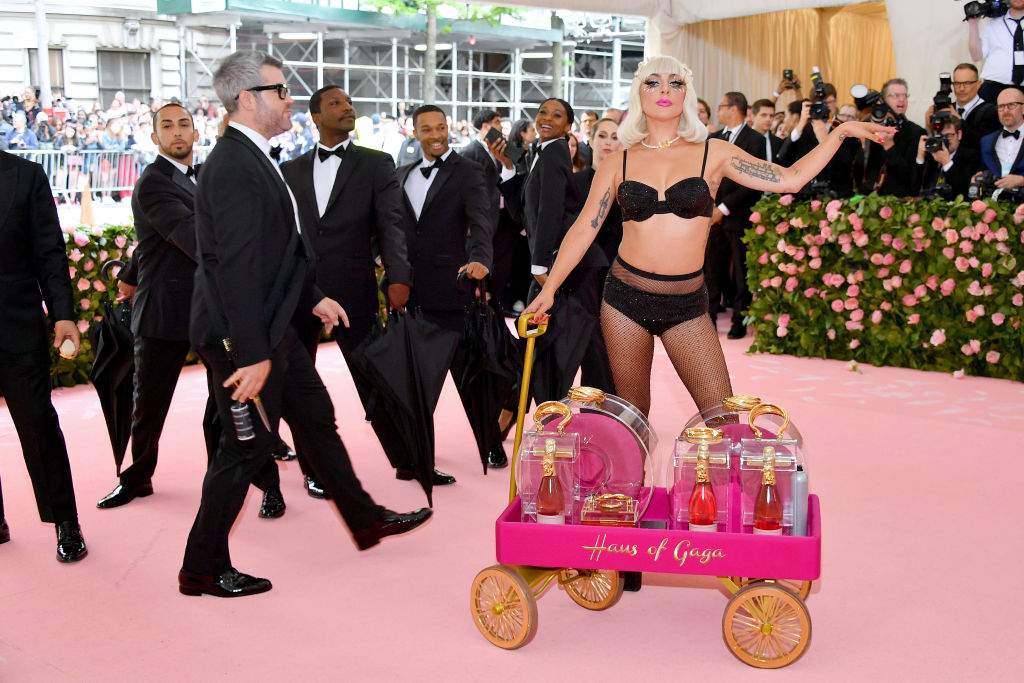 Lady Gaga shows up to 2019 Met Gala with not 1, but 4 outfits - image