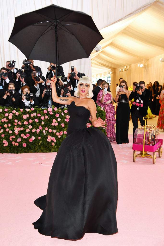 Lady Gaga shows up to 2019 Met Gala with not 1, but 4 outfits - image