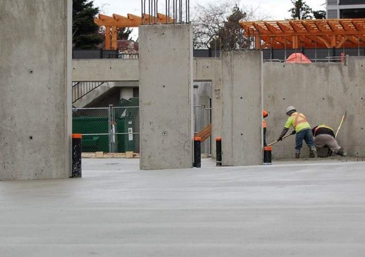 SK Form and Finish of Kelowna has landed a contract to pour concrete at the $40 billion LNG Canada megaproject in Kitimat. The Okanagan company says it will pour approximately 210,000 feet of concrete.