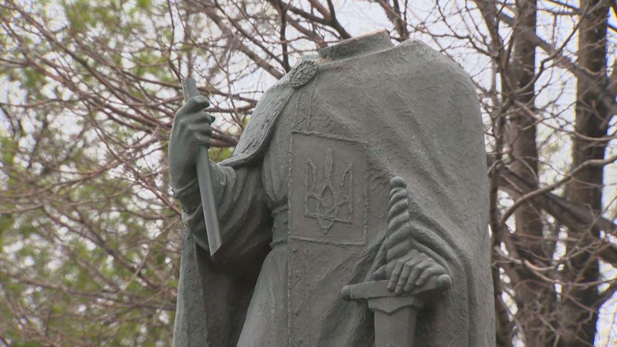 Winnipeg church statue blessed by Pope decapitated - image