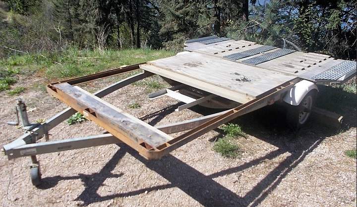 Police in Lake Country say an area resident notified them of this apparently abandoned trailer. 