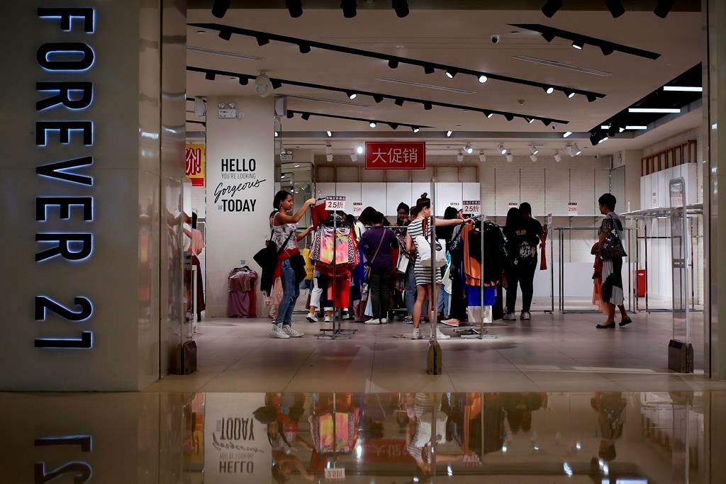 Forever 21 has come under fire for its inclusion of a diet bar in recent online shopping orders.