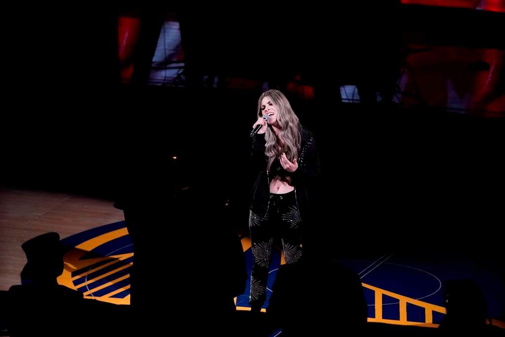 Tenille Arts performs the national anthem of Canada before Game 3 of basketball’s NBA Finals between the Golden State Warriors and the Toronto Raptors in Oakland, Calif., Wednesday, June 5, 2019. THE CANADIAN PRESS/AP/Tony Avelar