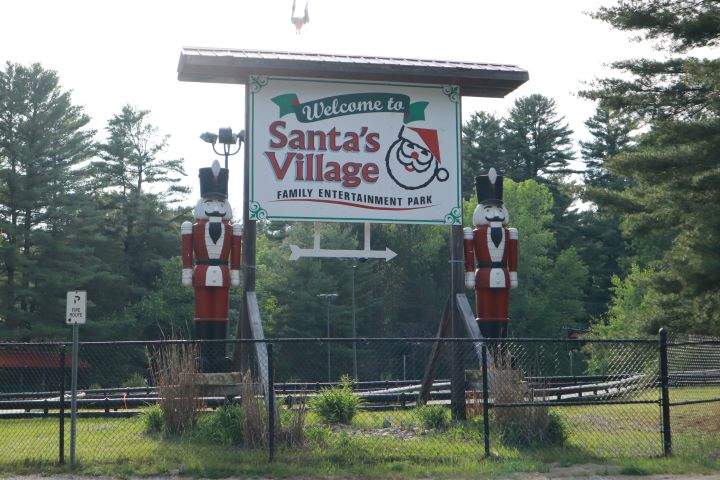 Santa’s Village is Muskoka’s theme park, nestled on a bend of the Muskoka River.